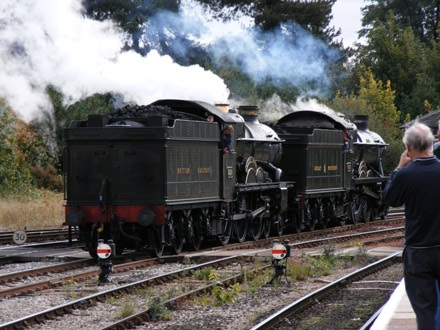 Three Choirs Express at Hereford Railway Station on Ledbury Portal
