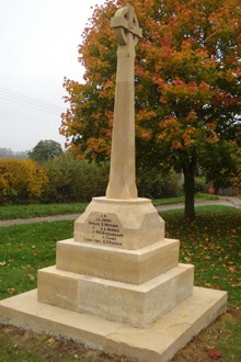 Bromsberrow War Memorial on Ledbury Portal
